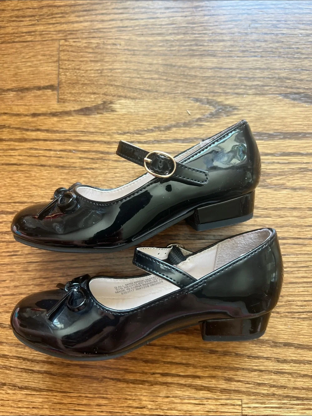 The Children’s Place Black Patent Mary Jane Dress Shoes with Bow